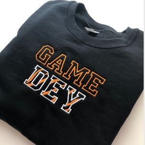 NWOT- NFL Cincinnati Bengals Black “Game Dey” Embroidered Sweatshirt | Size M